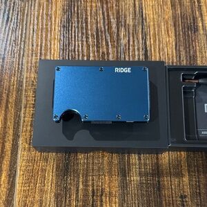 Ridge Blue Metal Wallet